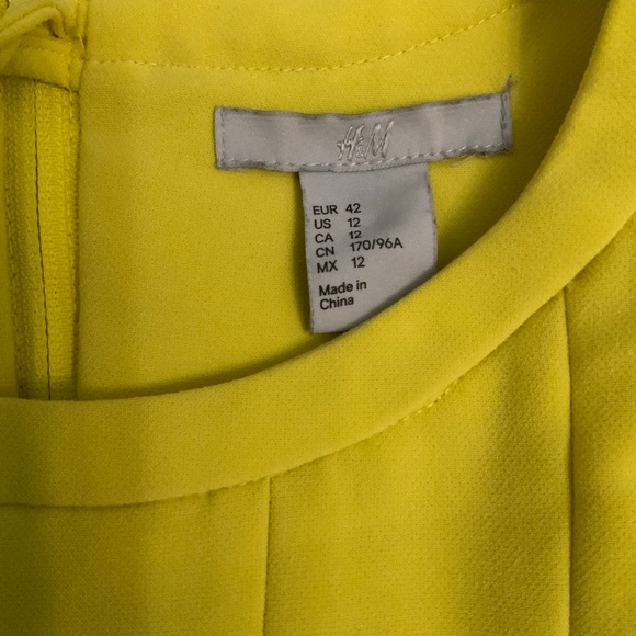 Women dress - Picture 2 of 3